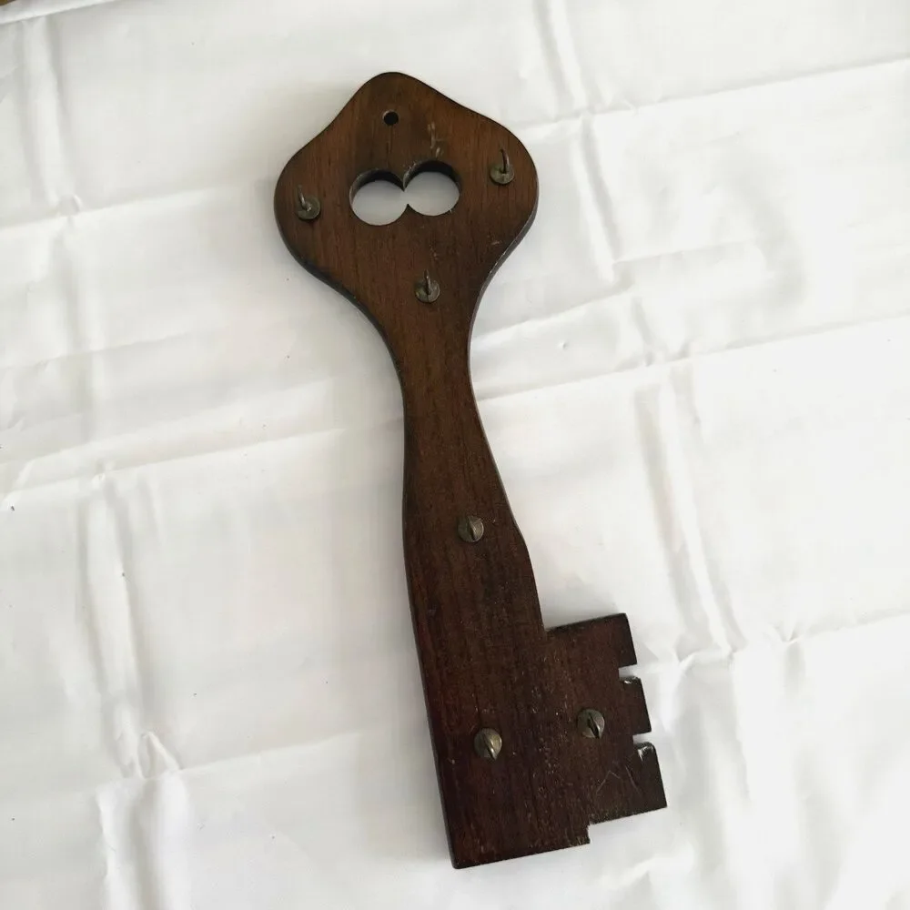 Wooden vtg key